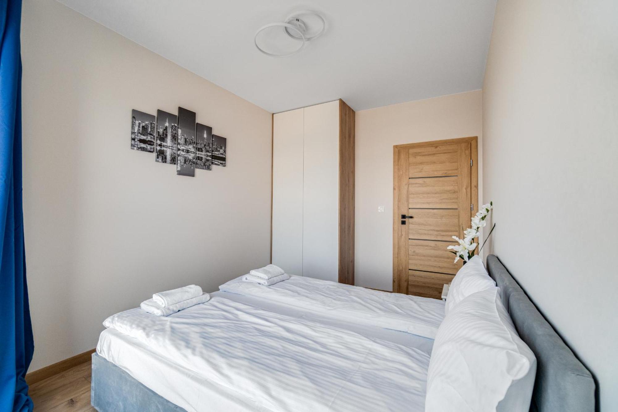 Rent Invest - Quorum Parking Klimatyzacja * Breslavia